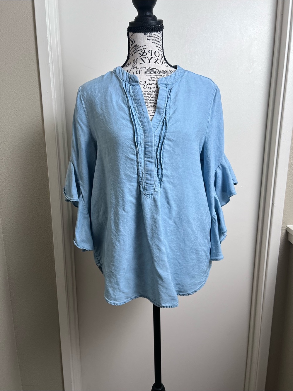 Vince Camuto Blue Tencel Chambray Ruffle Bell Sleeve Blouse S